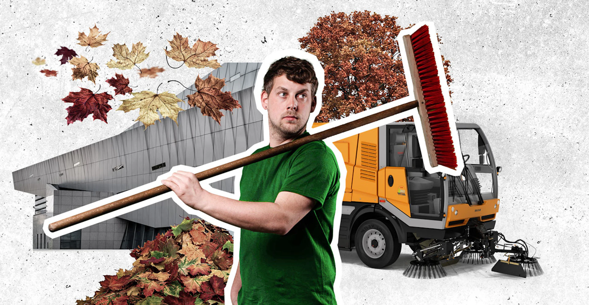 Ein Mann mit einem Besen im Vordergrund, dahinter ein Gebäude mit einer PV-Anlage das mit Hilfe einer Hochbühne von zwei Männern gereinigt wird